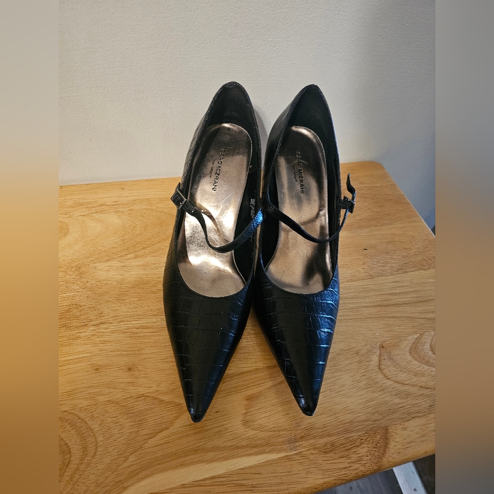 Isaac Mizrahi Black Textured Heels